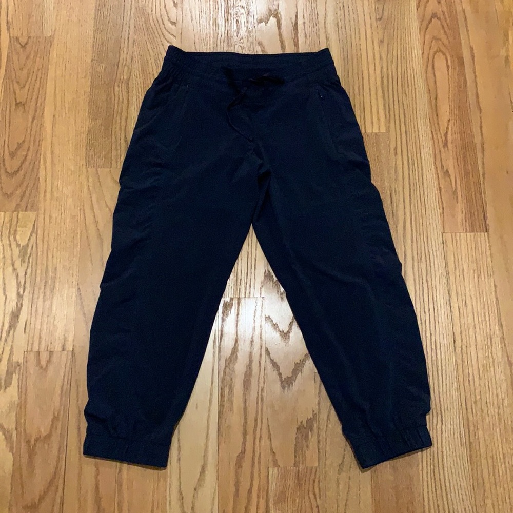 Athleta women’s navy cropped joggers size 0